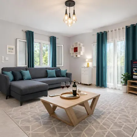 Ivy Modern Maisonette Near Corfu Town Apartment *